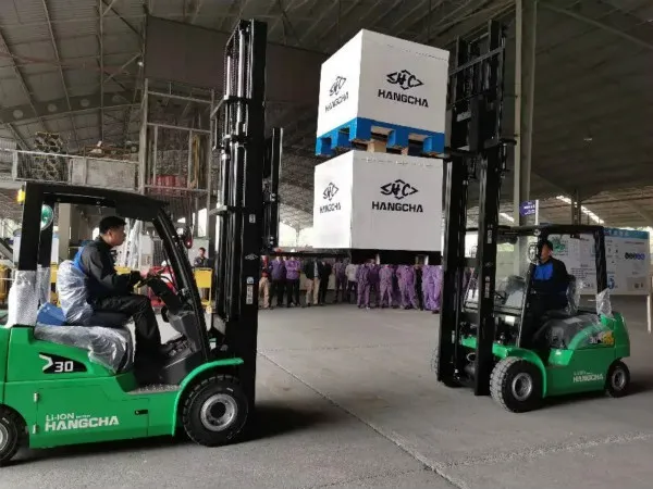 电动叉车技术员称对于电动堆高车品牌定位，应该注意以下几点要求：