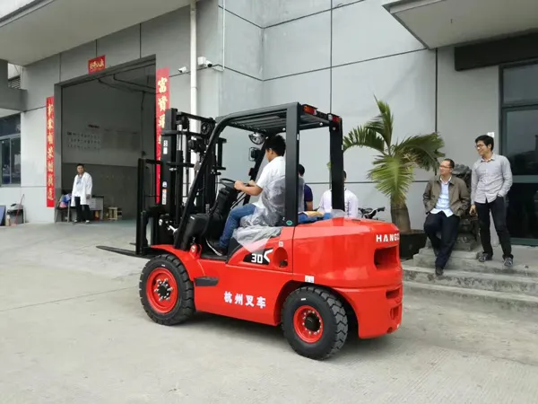 电动叉车带电子转向系统及不带的区别