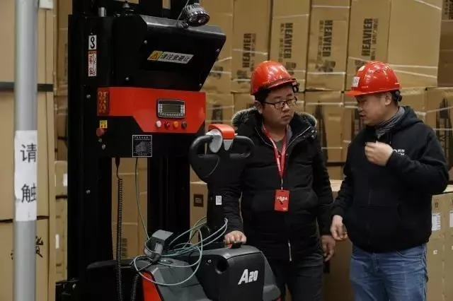 杭州叉车AGV，助力京东试运行成功！